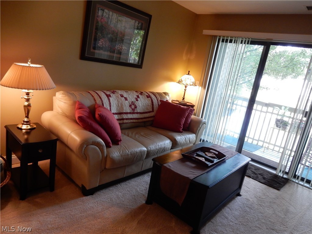 Enclave/Rosemont Rdg Condo - Residential