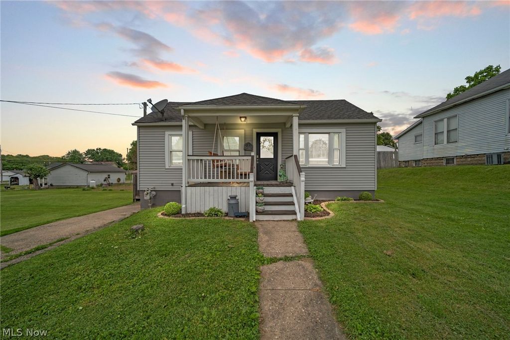 Photo of 97 E Main Street, Zanesville, OH 43701 (MLS # 5208697)