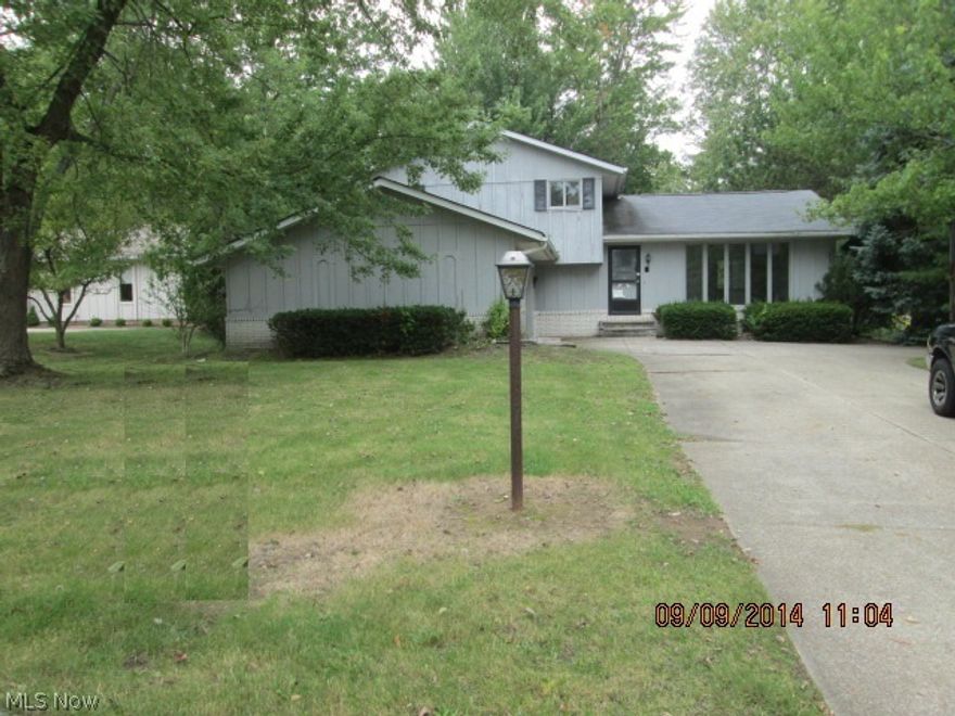 Charming Single Family Home! With 4 spacious bedrooms and 2 bathrooms! Has a very nice brick fireplace in the family room; Lovely kitchen with lots of storage; Neutral paint and decor; Carpeted flooring throughout; Plus 2 car attached garage!Must See!