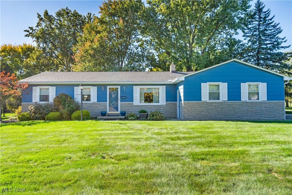 Photo of 2414 Ardenwood Place, Youngstown, OH 44515 (MLS # 5165512)