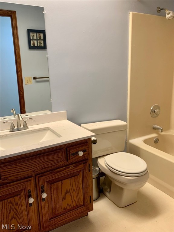 Pinewood Condo - Residential