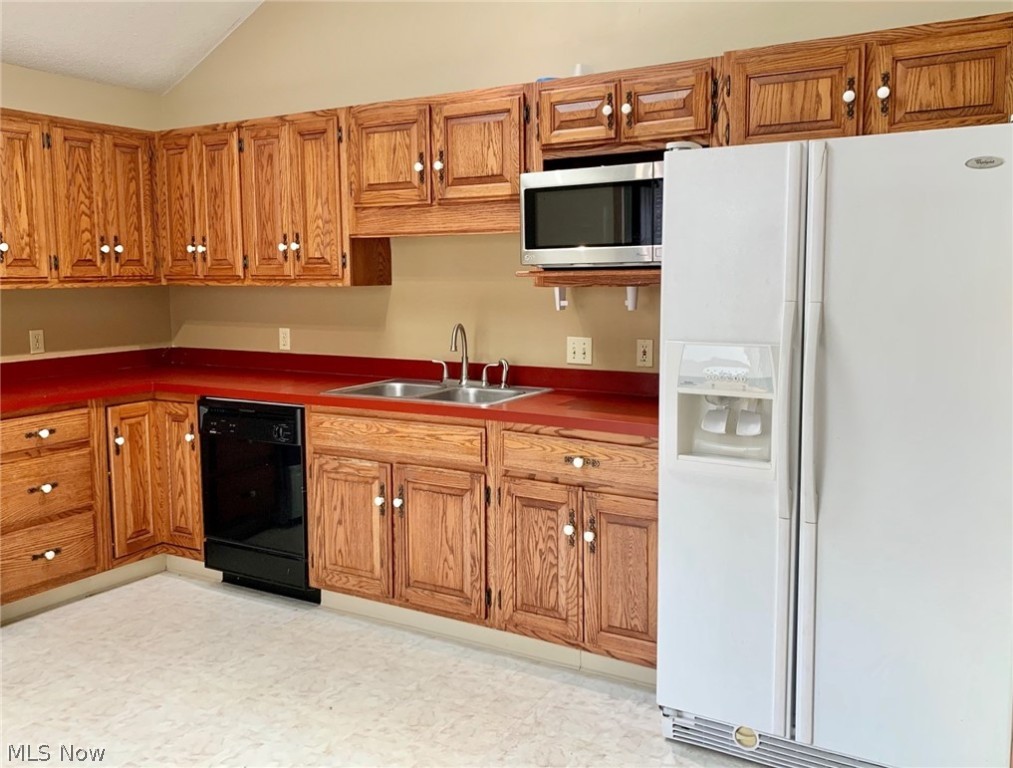 Pinewood Condo - Residential