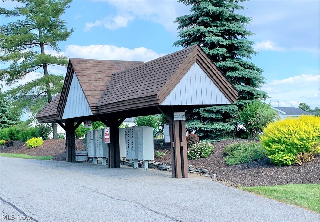 Pinewood Condo - Residential