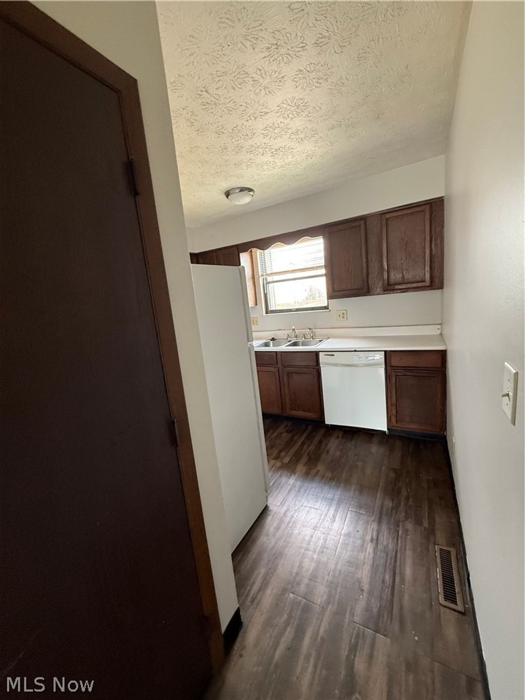 Photo of 1060 Brandywine Boulevard #D, Zanesville, OH 43701 (MLS # 5198646)