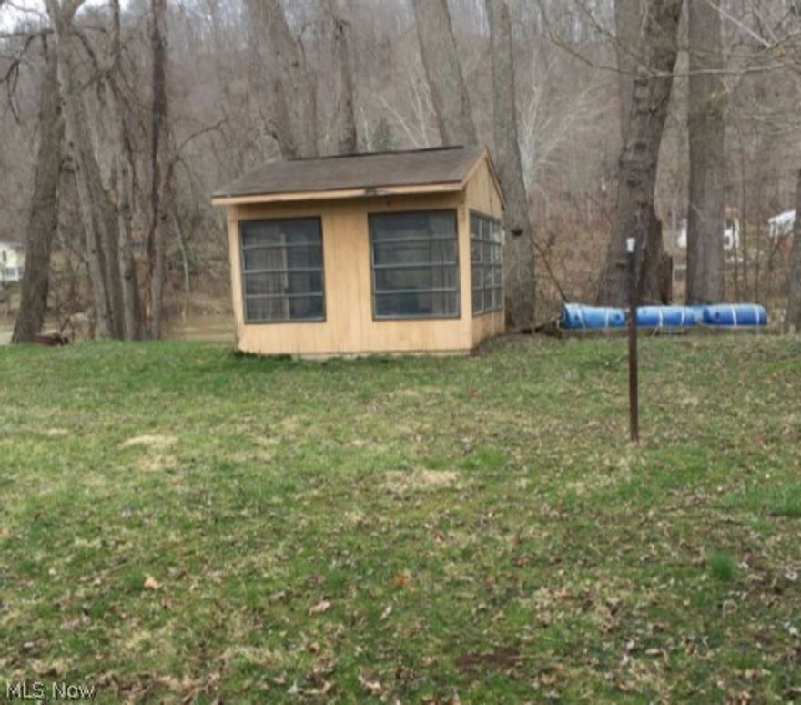 Great River lot, private with boat dock, summer house and utilities