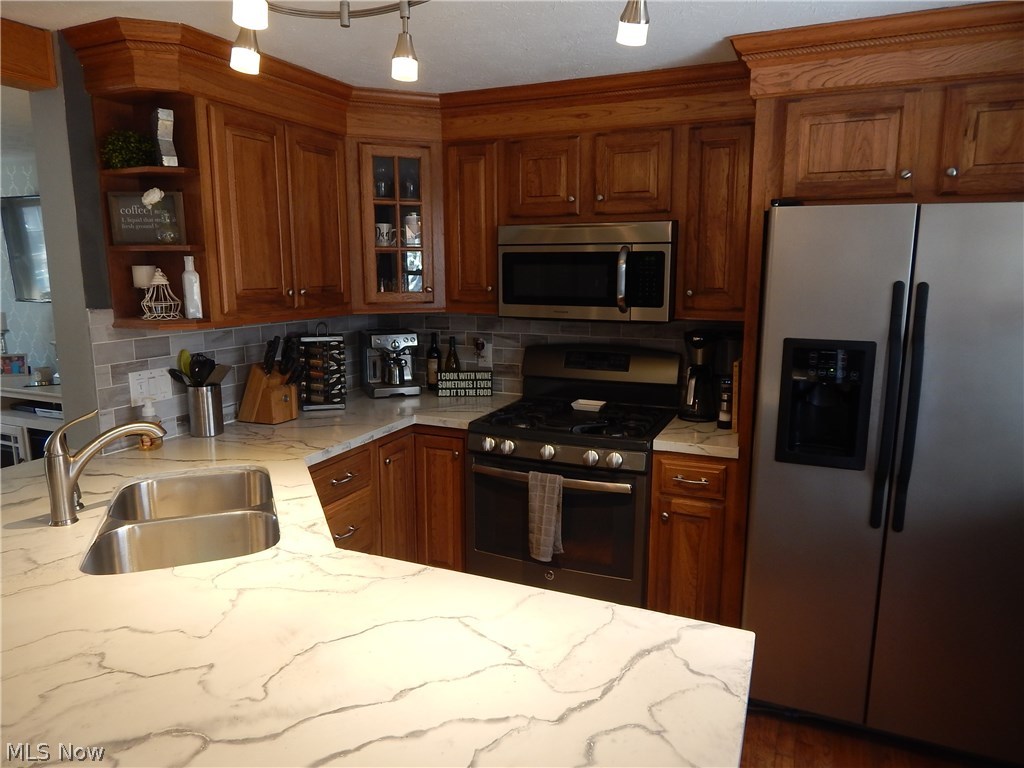 Oakhurst Manor - Residential