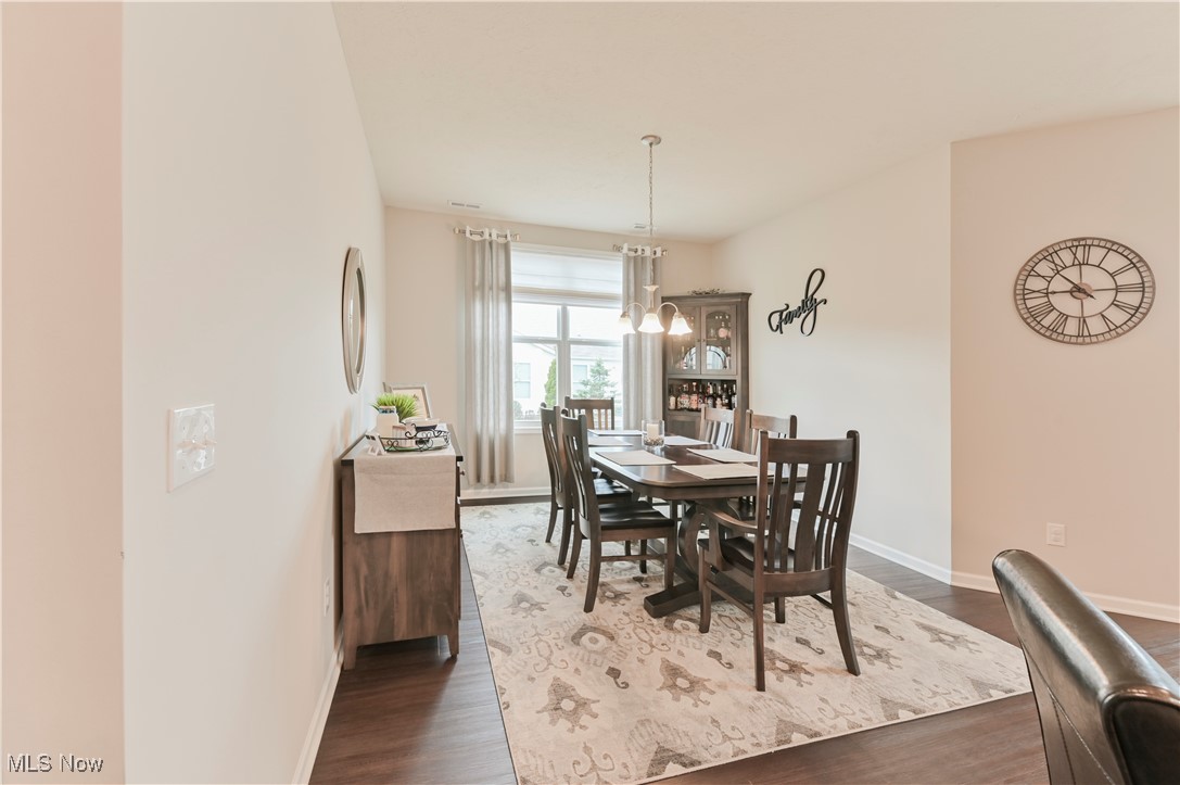 8016 Cotswold Drive, Mentor, Ohio image 9