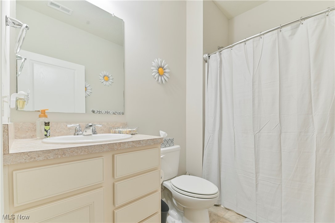 8016 Cotswold Drive, Mentor, Ohio image 33
