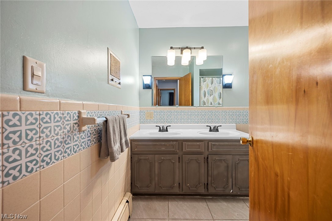 Connecticut Western Reserve - Residential