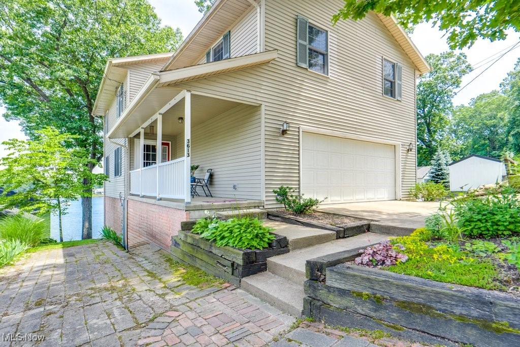 3613 Peninsula Drive