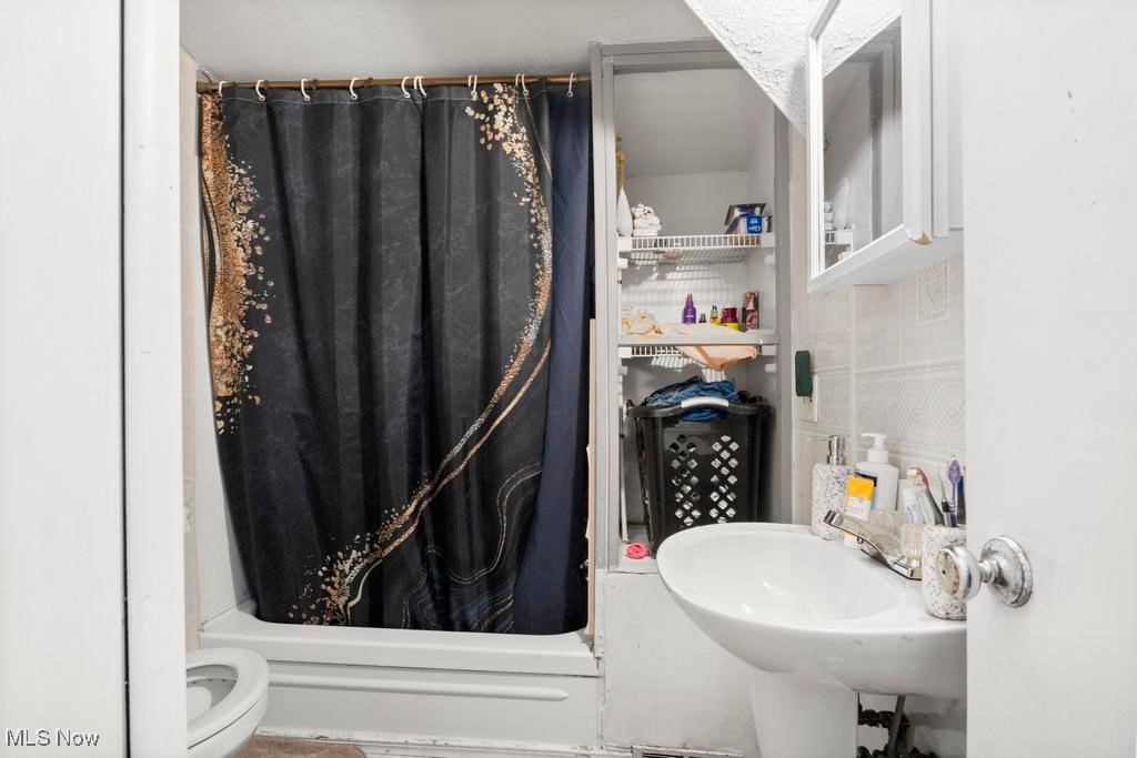 Cleveland, Ohio 44109, United States, 3 Bedrooms Bedrooms, ,2 BathroomsBathrooms,Residential,Active,228226