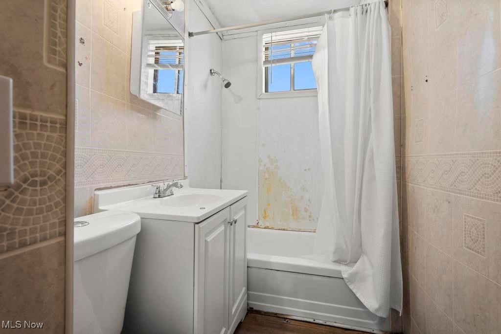 Cleveland, Ohio 44109, United States, 3 Bedrooms Bedrooms, ,2 BathroomsBathrooms,Residential,Active,228226