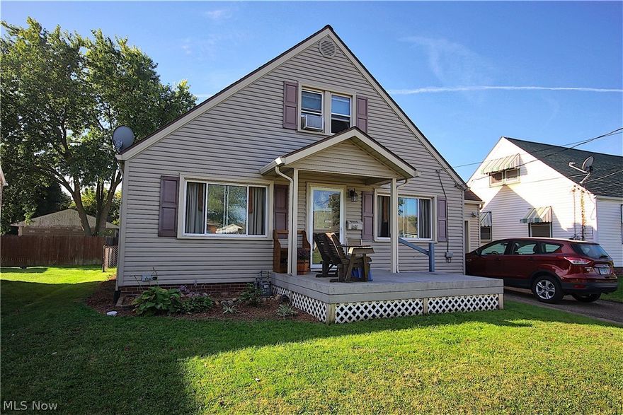 With over 1500 square feet this 3 bedroom home features a large living room, first floor bedroom and bath. The kitchen comes complete with appliances and the washer and dryer stay too! Upstairs there are two additional bedrooms with amble storage. The exterior is maintenance free and the backyard fenced in,
Short sale subject to lender approval