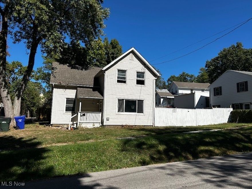 This fixer upper is a great investment opportunity! With nice size rooms and built in charm, the potential is endless. Can't beat the location, walking distance to downtown Cuyahoga Falls. Newer roof and furnace. Being sold as is, cash buyers only.