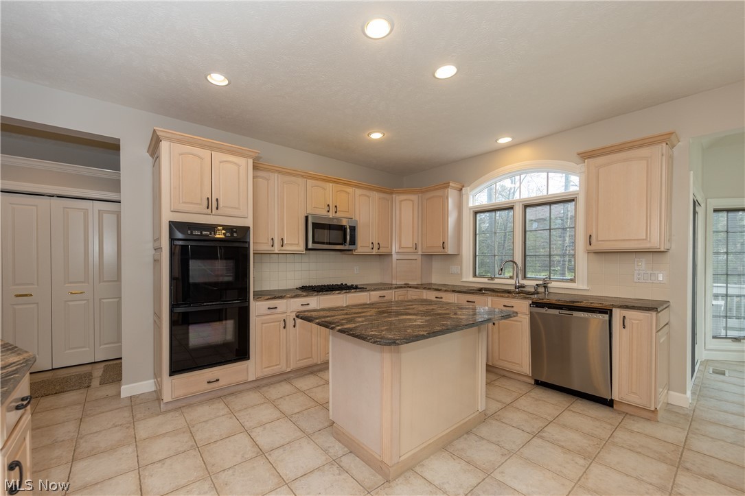 Aberdeen Golf Course Community - Residential