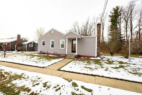 Tiny photo for 531 Avondale Street, Malvern, OH 44644 (MLS # 5189718)