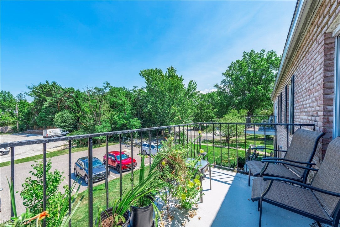 1155 Charter Oak Lane 304