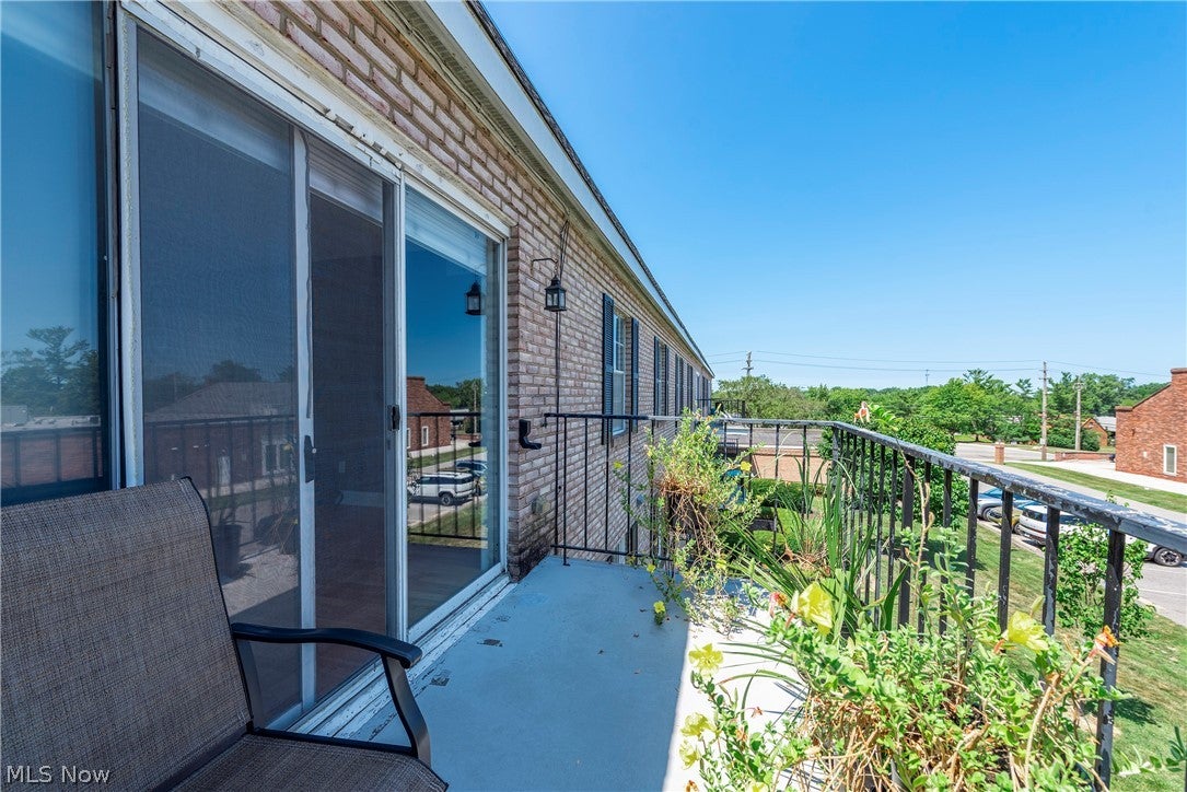 1155 Charter Oak Lane 304
