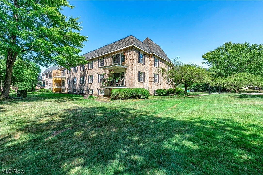 1155 Charter Oak Lane 304