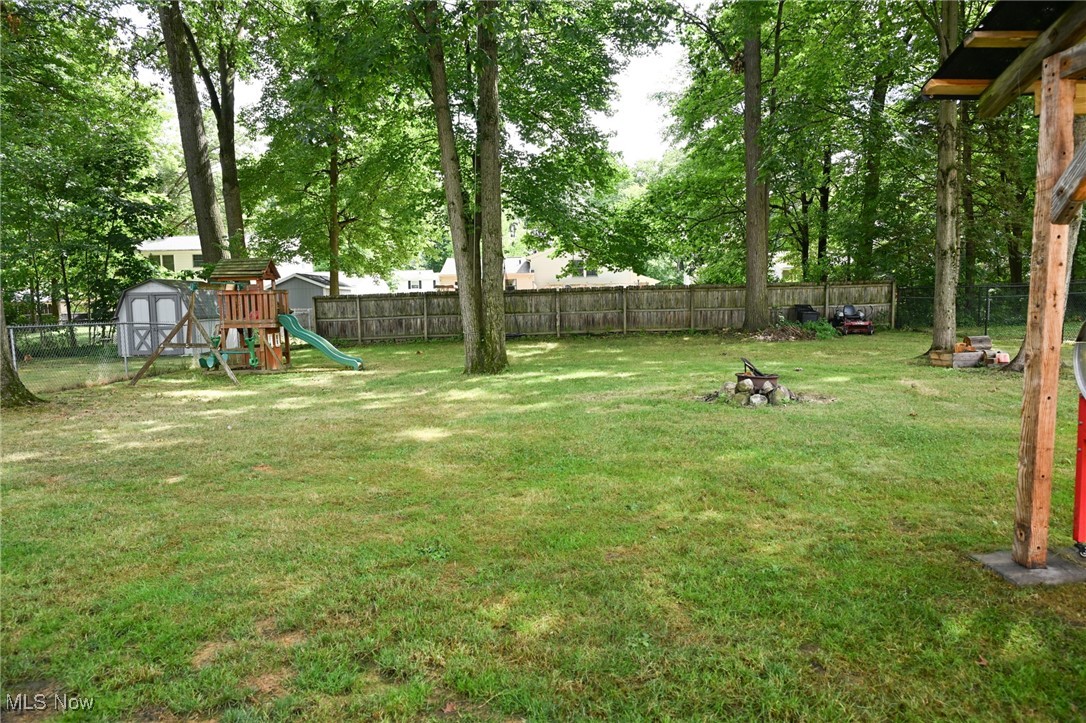 Munroe Falls, Ohio 44262, United States, 4 Bedrooms Bedrooms, ,3 BathroomsBathrooms,Residential,Pending,199120