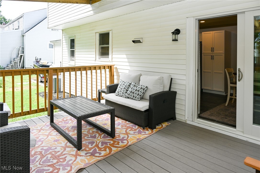 Munroe Falls, Ohio 44262, United States, 4 Bedrooms Bedrooms, ,3 BathroomsBathrooms,Residential,Pending,199120