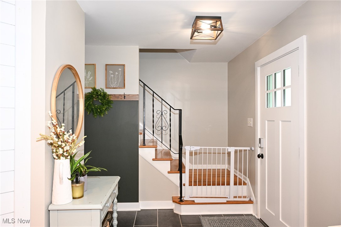 Munroe Falls, Ohio 44262, United States, 4 Bedrooms Bedrooms, ,3 BathroomsBathrooms,Residential,Pending,199120