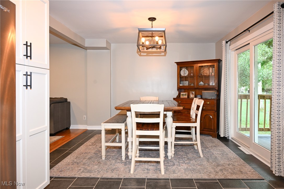 Munroe Falls, Ohio 44262, United States, 4 Bedrooms Bedrooms, ,3 BathroomsBathrooms,Residential,Pending,199120