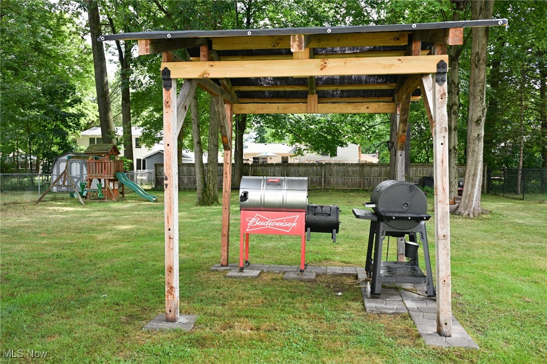 Munroe Falls, Ohio 44262, United States, 4 Bedrooms Bedrooms, ,3 BathroomsBathrooms,Residential,Pending,199120