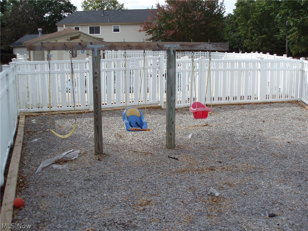 Country Club Apt Homes North Condo - Residential