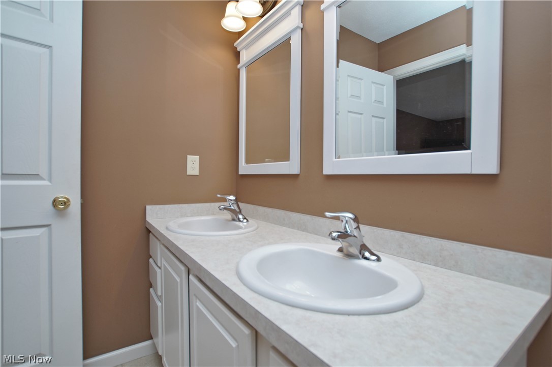 Windjammer Court Condo Ph 02 - Residential