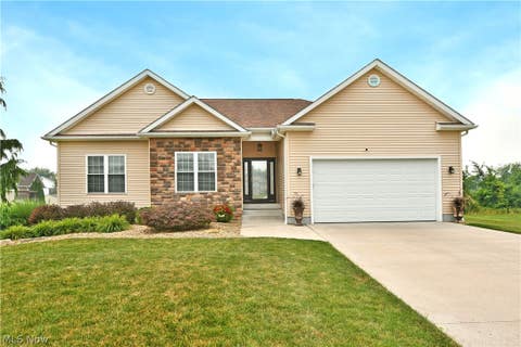 Homes For Sale - 6460 Bay Meadow Court<br/> Mahoning County, Youngstown, OH 44515