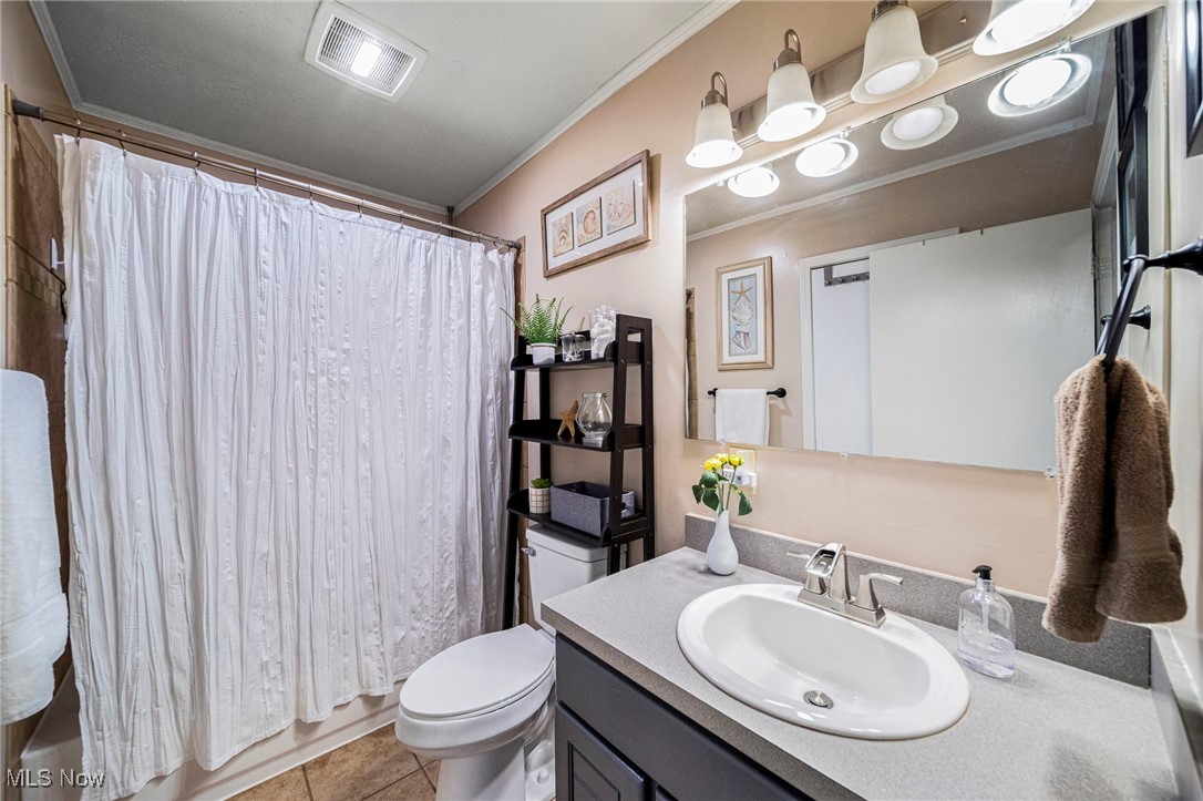 566 Sherwood Drive, Aurora, Ohio image 14