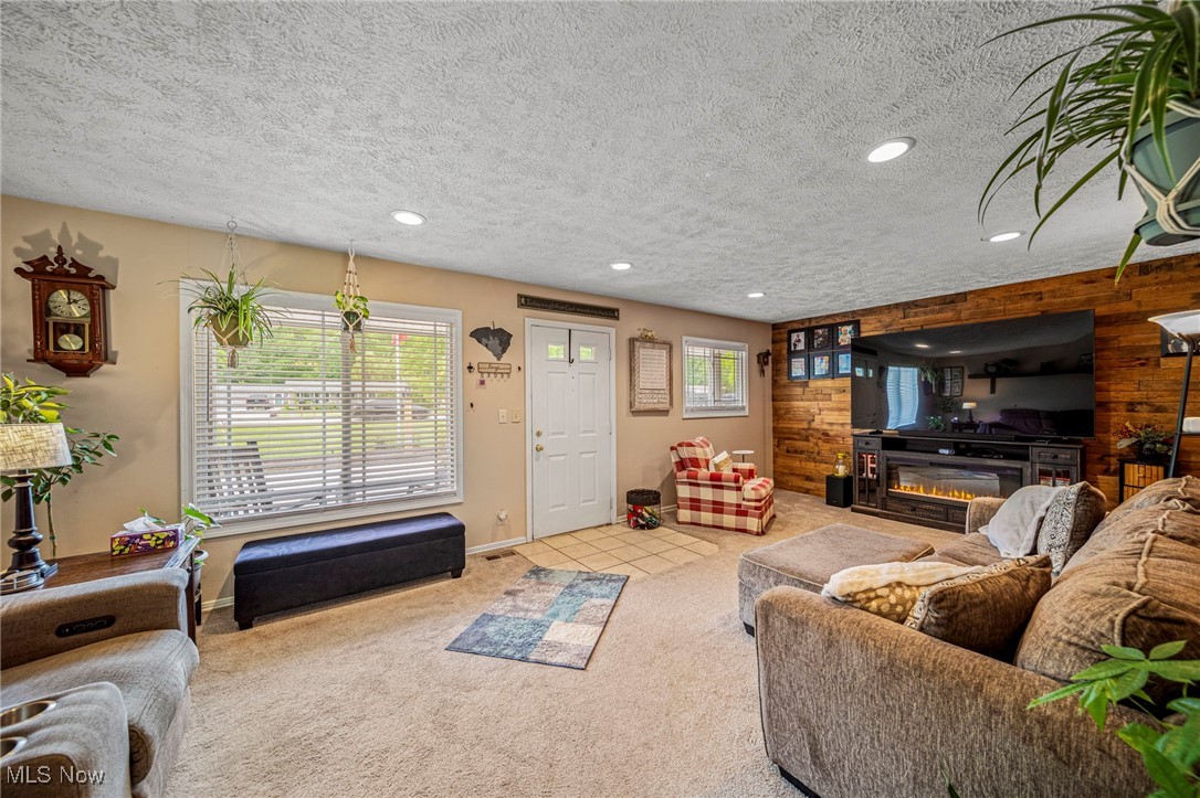 566 Sherwood Drive, Aurora, Ohio image 3