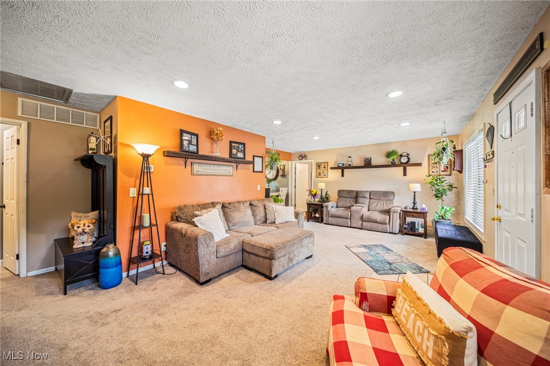 566 Sherwood Drive, Aurora, Ohio image 4