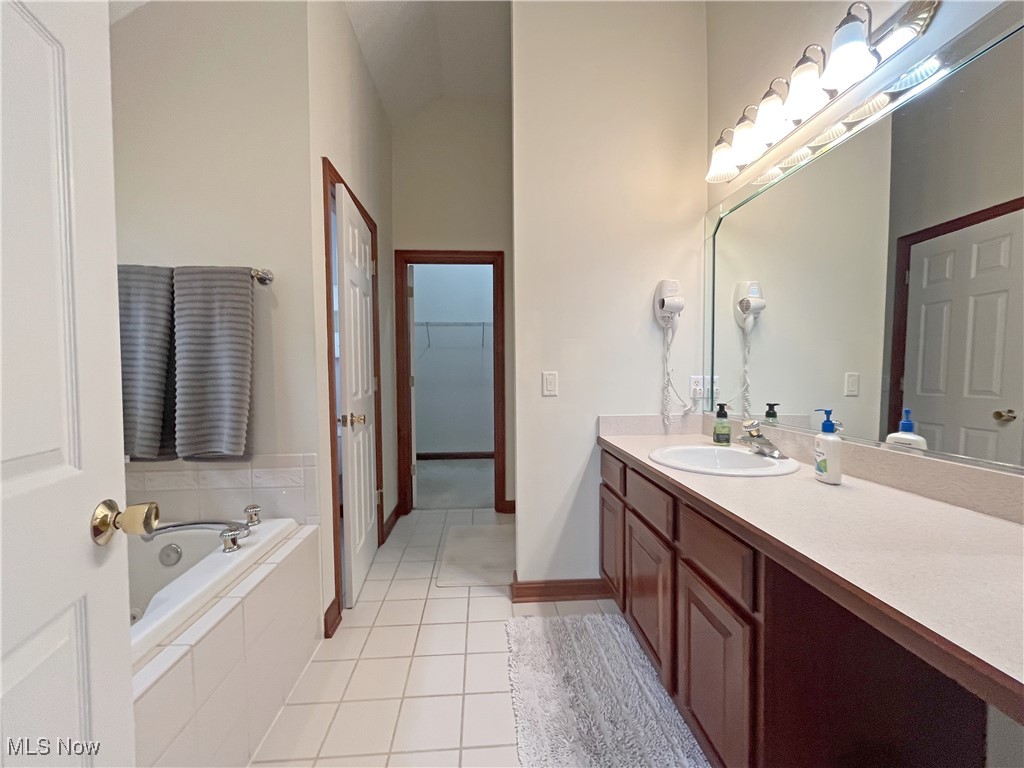 Emerald Lakes - Residential