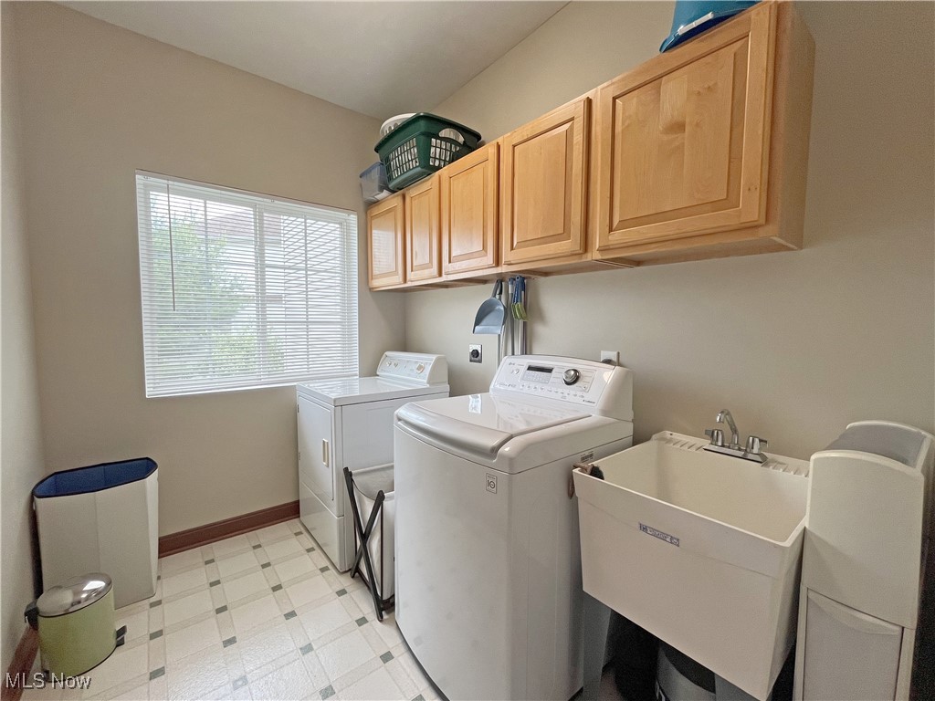 Emerald Lakes - Residential