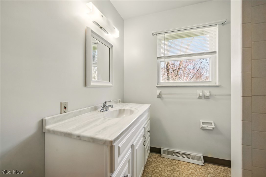 Austintown, Ohio 44515, United States, 4 Bedrooms Bedrooms, ,4 BathroomsBathrooms,Residential,Pending,114253