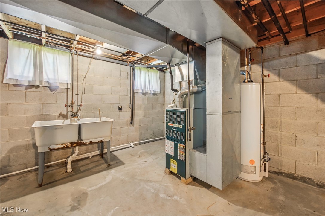 Austintown, Ohio 44515, United States, 4 Bedrooms Bedrooms, ,4 BathroomsBathrooms,Residential,Pending,114253