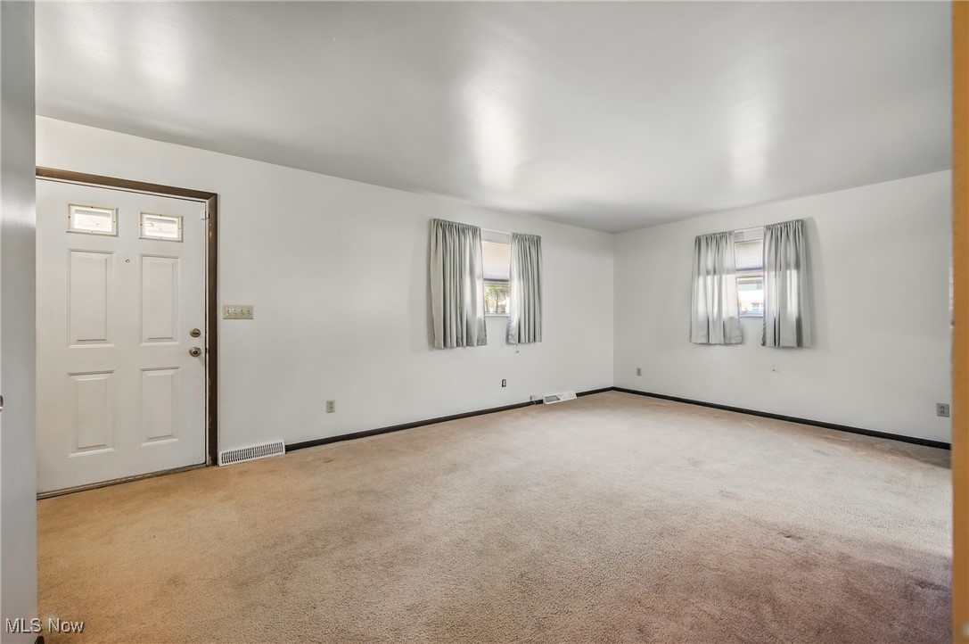 Austintown, Ohio 44515, United States, 4 Bedrooms Bedrooms, ,4 BathroomsBathrooms,Residential,Pending,114253