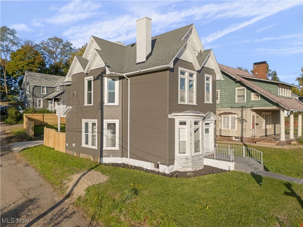 Photo of 125 13th Street NE, Canton, OH 44714 (MLS # 5168081)