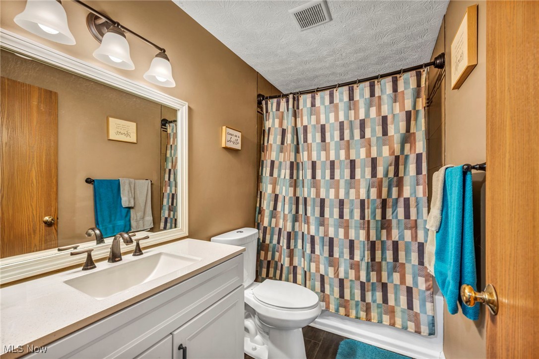 2300 Canterbury Circle, Akron, Ohio image 25