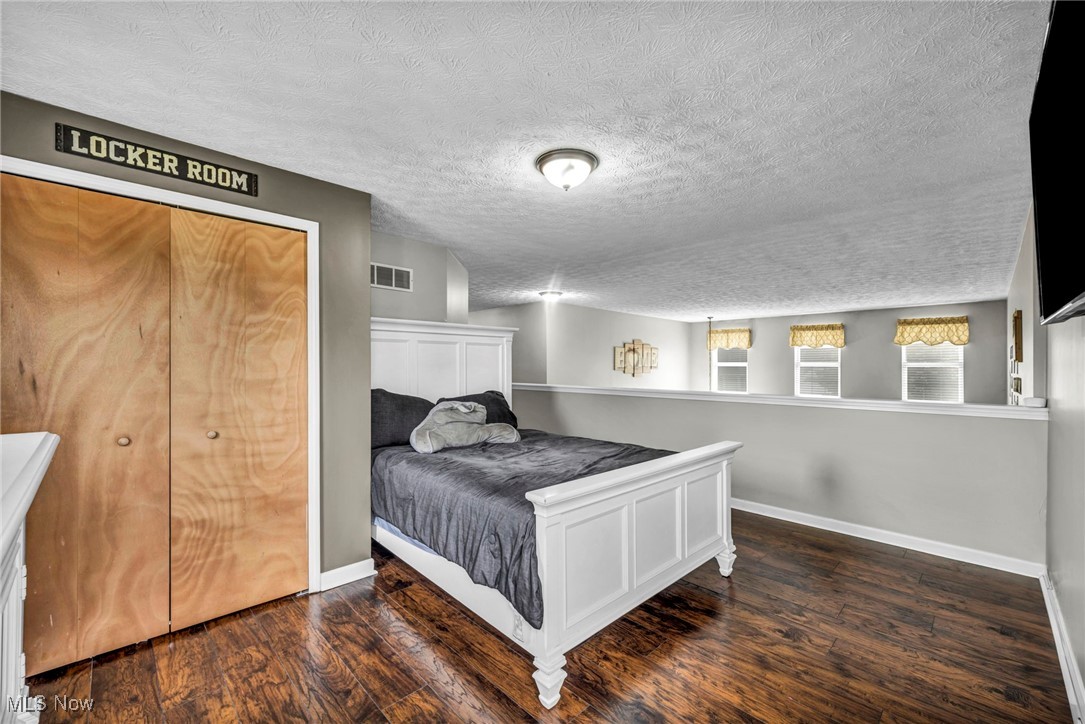 2300 Canterbury Circle, Akron, Ohio image 33