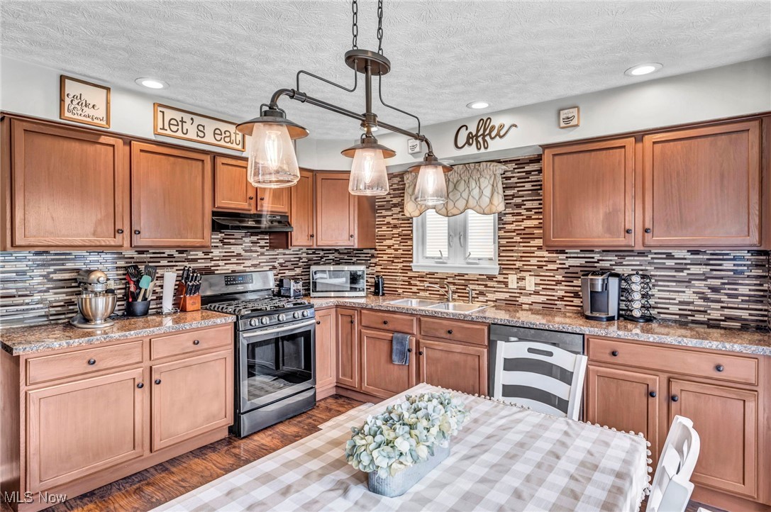 2300 Canterbury Circle, Akron, Ohio image 13