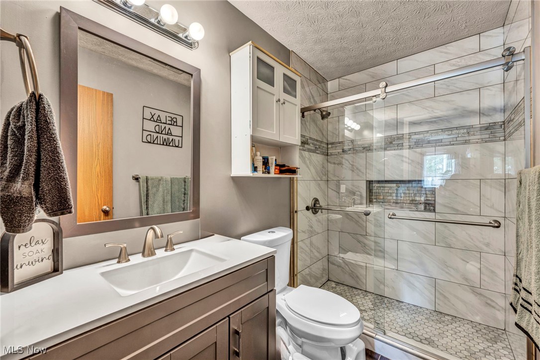 2300 Canterbury Circle, Akron, Ohio image 22