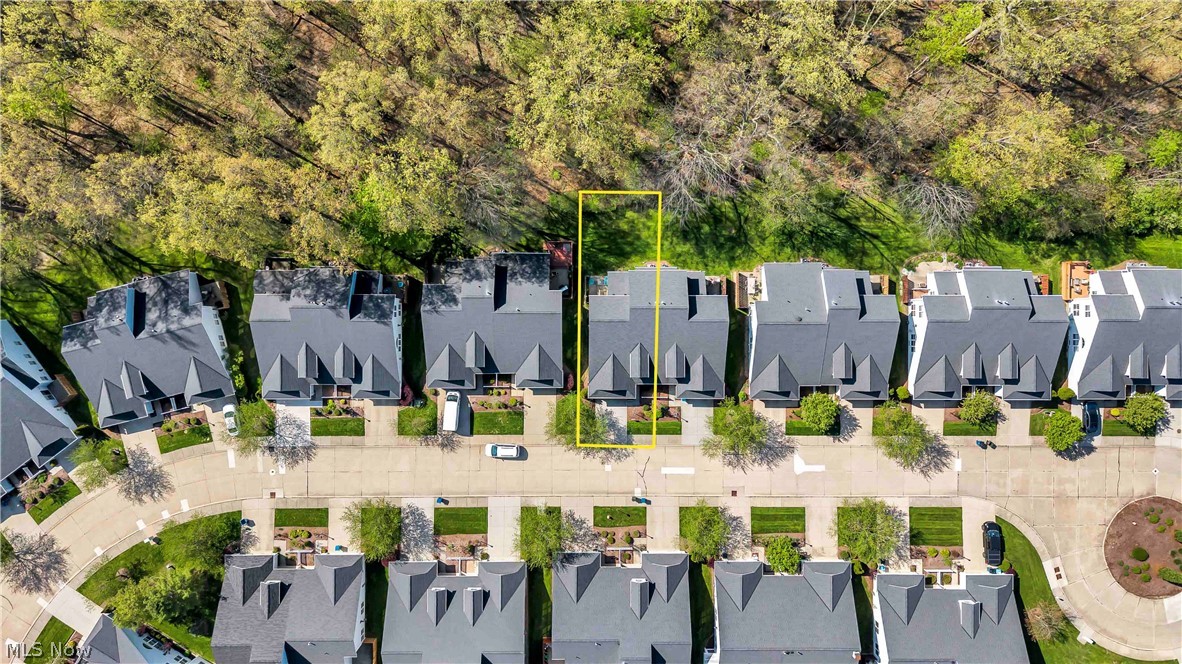 Cinnamon Woods Condo - Residential