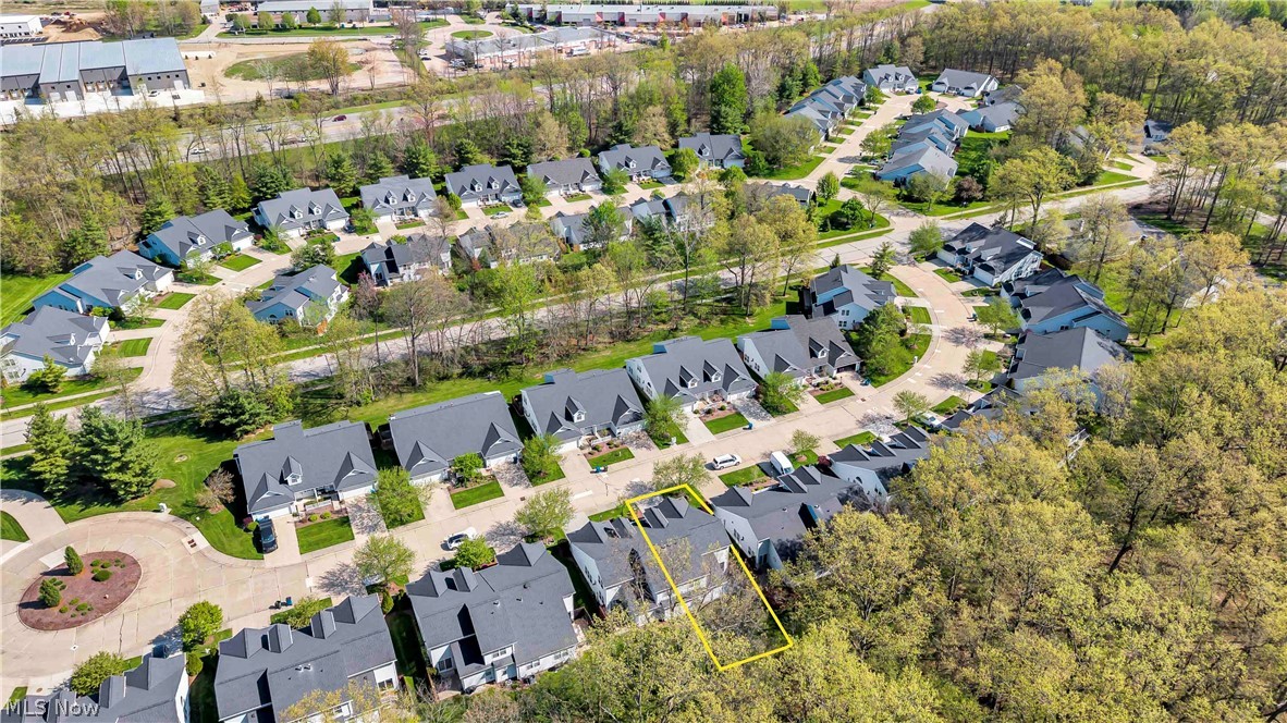 Cinnamon Woods Condo - Residential