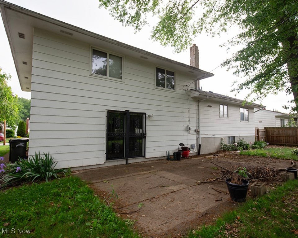 433 University Avenue, Elyria, Ohio image 6