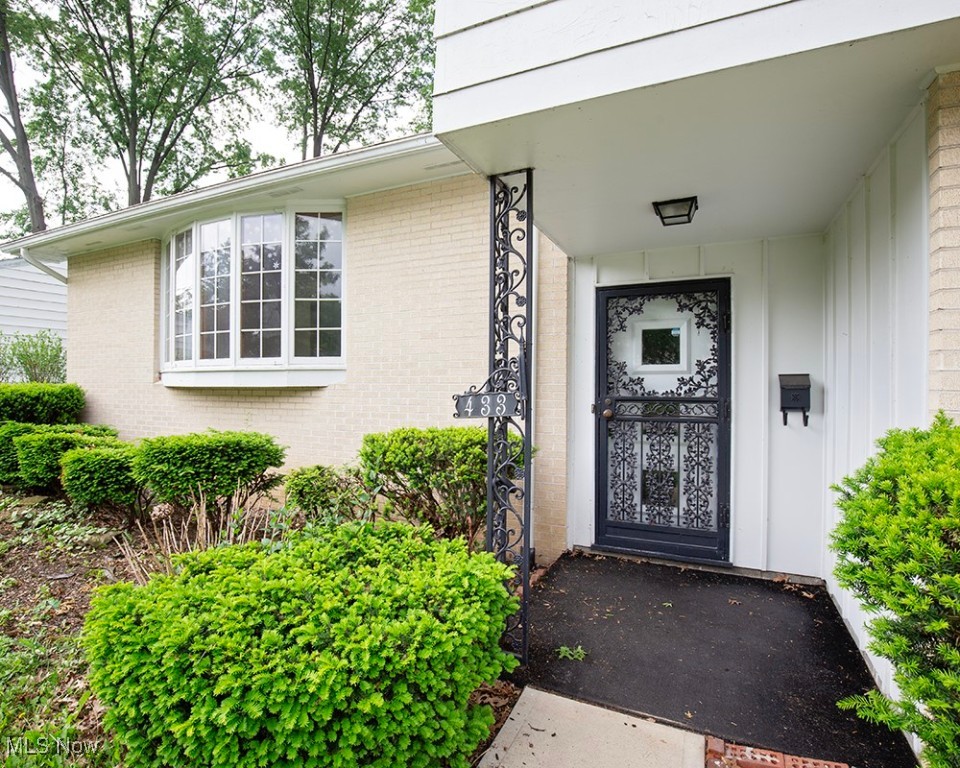433 University Avenue, Elyria, Ohio image 3