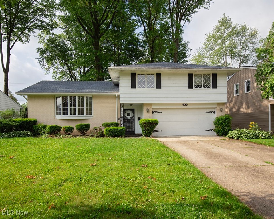 433 University Avenue, Elyria, Ohio image 2