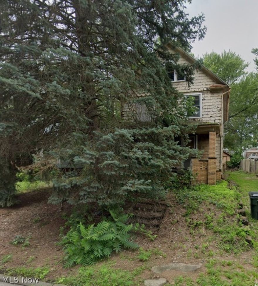 Three bedroom, one bath two story home. The property would need extensive work to make it habitable. Call or schedule your showing anytime.